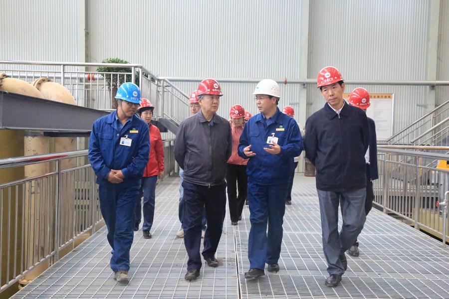 20-2016年5月，國家水利部原副部長朱登銓一行蒞臨金徽股份調研項目建設工作。.jpg